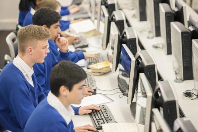 England's Pupils Could Sit Digital GCSE Exams by 2026